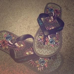 BASICALLY NEW ED HARDY FLIP FLOPS