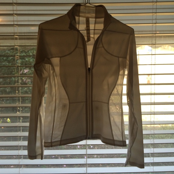 🚫sold🚫White lululemon mesh detail jacket size 6