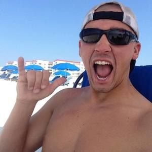 Meet your Posher, Levi