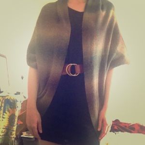 Sweater open poncho