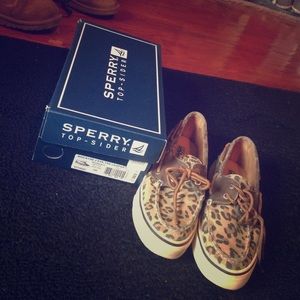 Cheetah print sperry top-sider