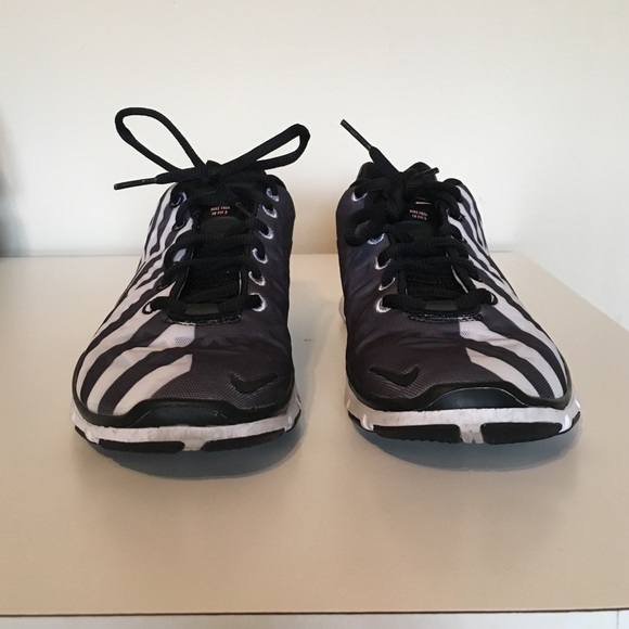 Nike Shoes - Nike free 5.0 sneakers.