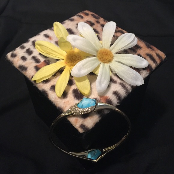 Authentic Gold bracelet w/Turquoise /Crystal - Picture 1 of 4