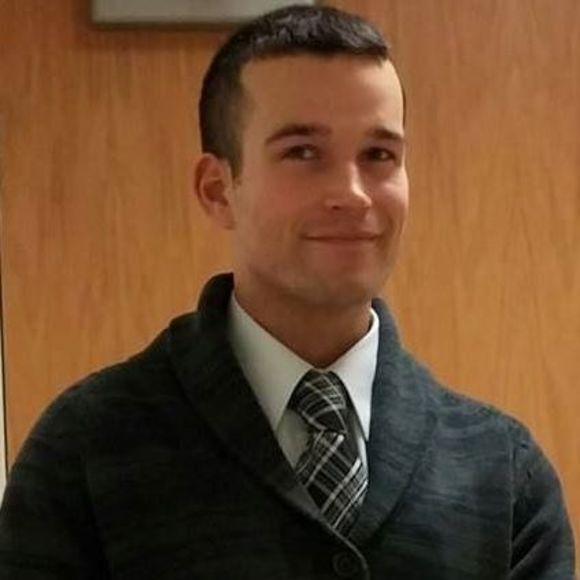 Meet your Posher, Hollis