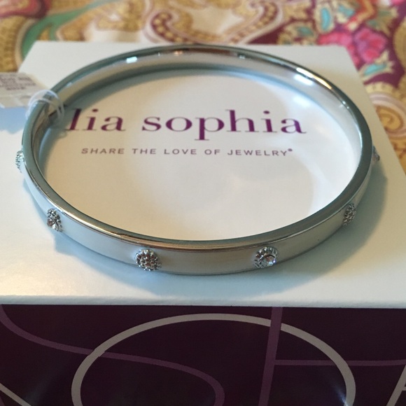 Lia Sophia Palisade Bangle in Cream
