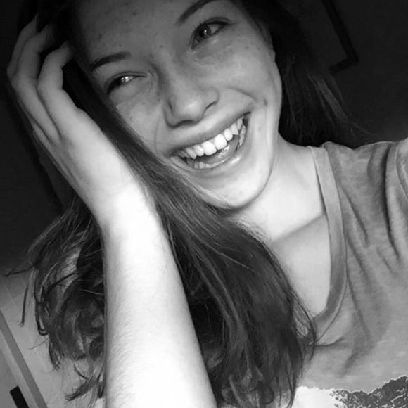 Meet your Posher, Raisa - Picture 1 of 1