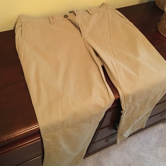 Tommy Hillfiger khakis