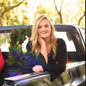 Meet your Posher, Lauren