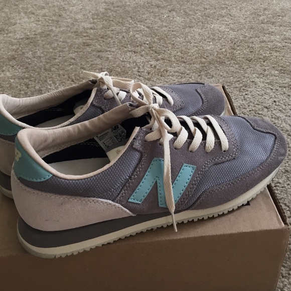 New Balance 620 sneaker