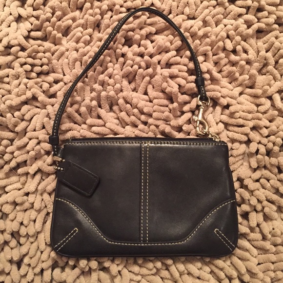 Coach wristlet black