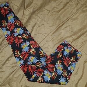 Womens fashion printed leggings sizes l/xl and s/m