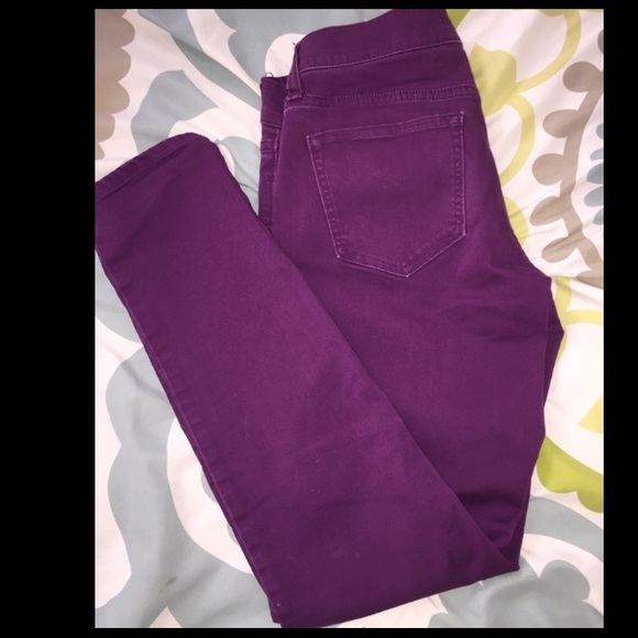 Old Navy Plum colored rockstar skinny jeans