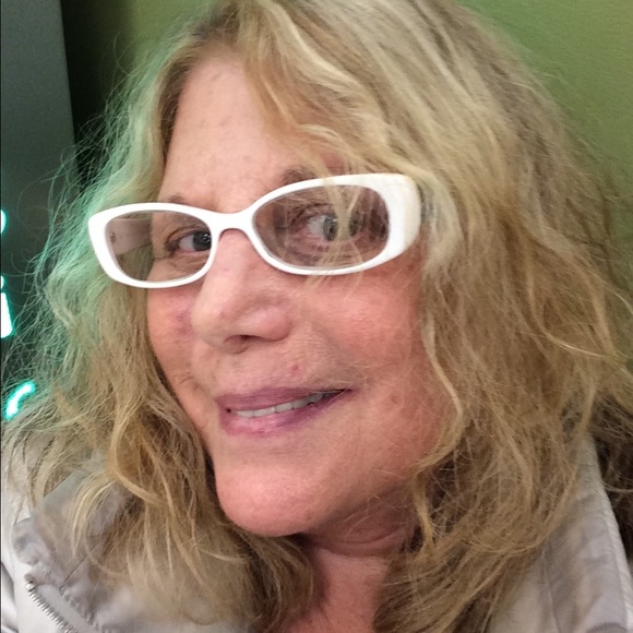 Meet your Posher, Joan - Picture 1 of 1