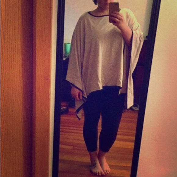 Capote Pleather Trim Poncho