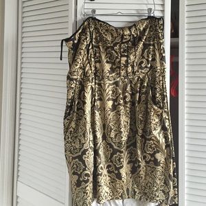 Black and gold dress, perfect for New Years Eve!