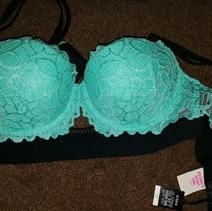 BRAND NEW VS FASHION SHOW PUSH UP