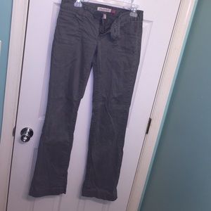 Women's 3/4 hunter green pants