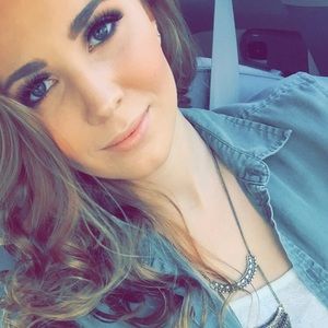 Meet your Posher, Abi