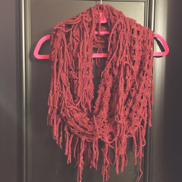 maroon infinity scarf