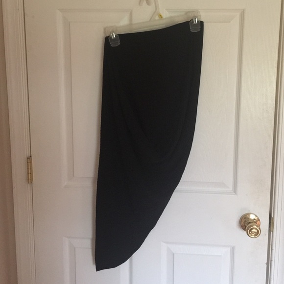Ribbed and draped asymmetrical  skirt - Picture 4 of 4