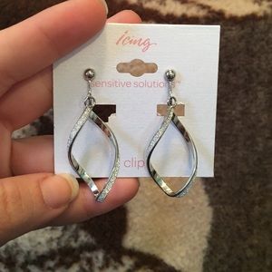 Beautiful earring for any occasion!!