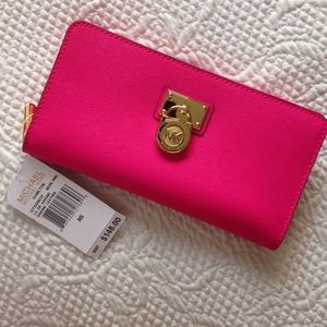 Michael Kors Hamilton Large Zip Aound Wallet