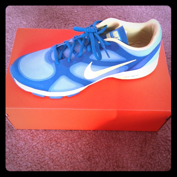 Nike size 11 dual fusion