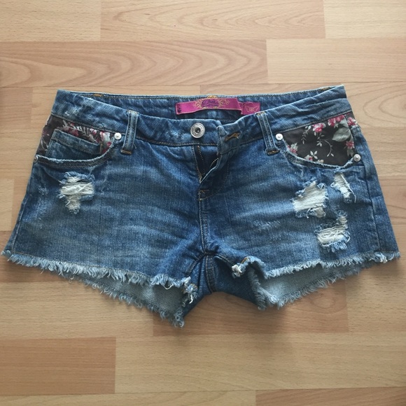 Jean/floral shorts