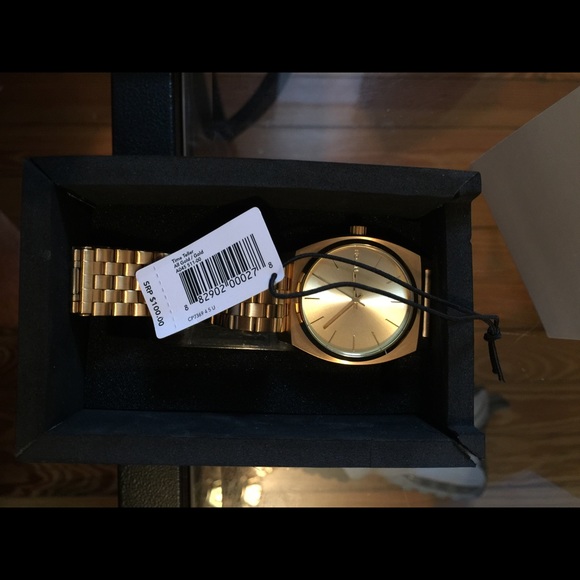 Nixon time teller
