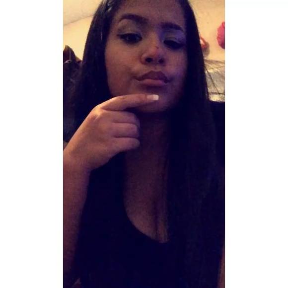 Meet your Posher, Maleena - Picture 3 of 3