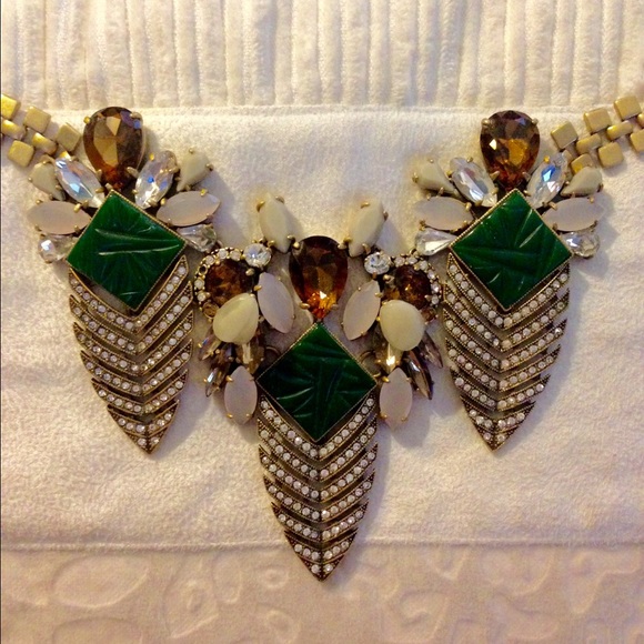 J. Crew safari inspired statement necklace - Picture 2 of 4