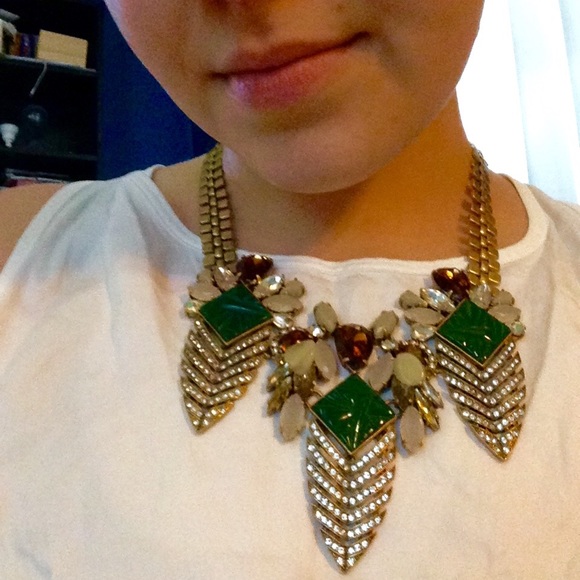 J. Crew safari inspired statement necklace - Picture 3 of 4