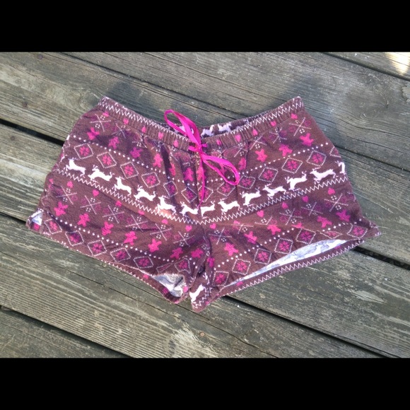 Pink and white pattern sleep shorts