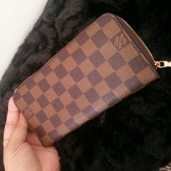 LV wallet
