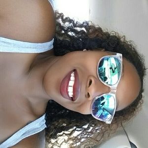 Meet your Posher, Veronica