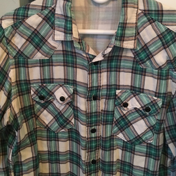 Bottom down shirt for men from Uniqlo - Picture 1 of 2