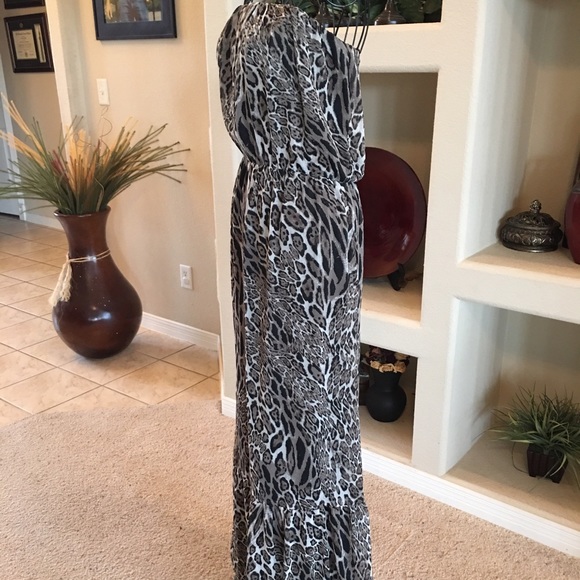 🎉Host Pick🎉Classy cheetah strapless maxi dress - Picture 4 of 4
