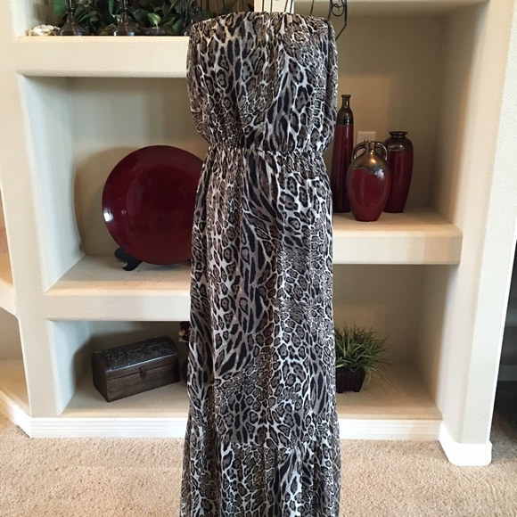 🎉Host Pick🎉Classy cheetah strapless maxi dress - Picture 2 of 4