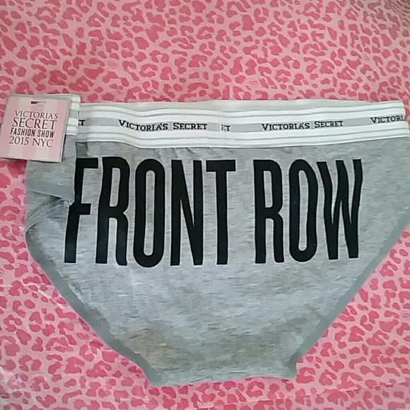 🌼BUNDLED🌼RARE L.E. 2015 VS Fashion Show Panty