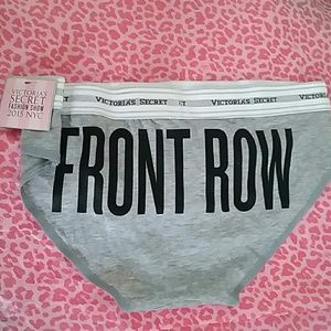 🌼BUNDLED🌼RARE L.E. 2015 VS Fashion Show Panty