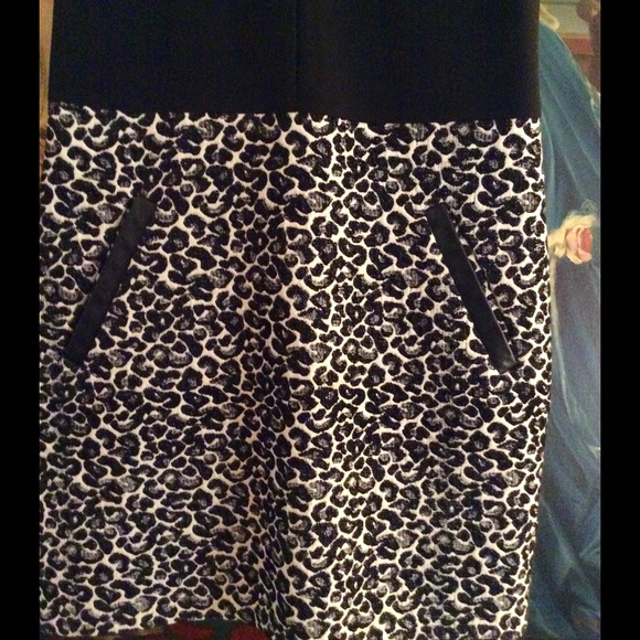 DOLCE VITA DRESS STUNNING FOR ANY OCCASION - Picture 2 of 4