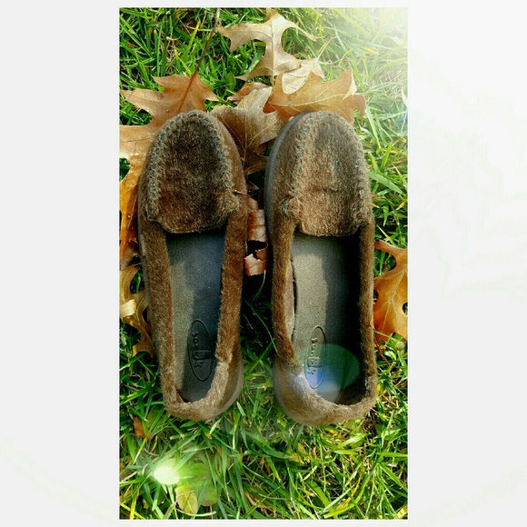 Sanuk slip on
