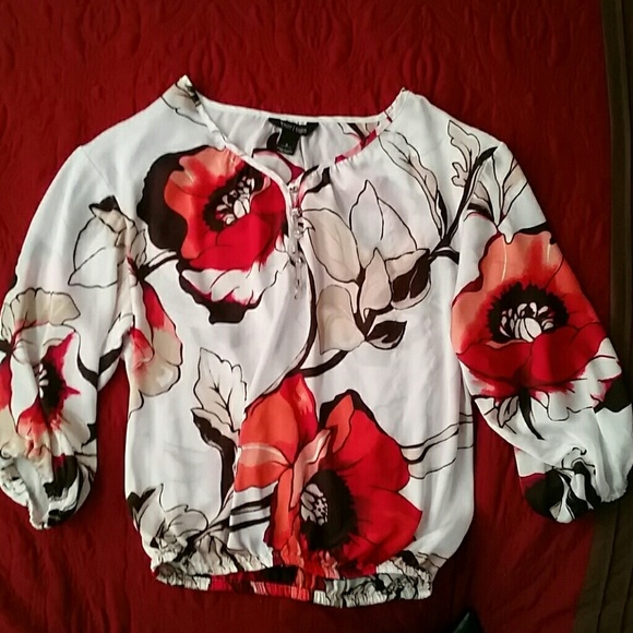 WHITE HOUSE/BLACK MARKET  Blouse