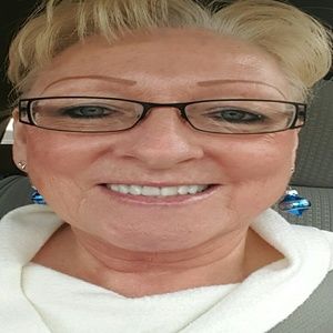 Meet your Posher, Carlyn