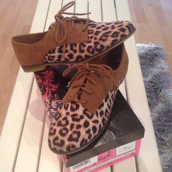 ❤️2x Host Pick❤️Leopard Oxford Lace-Up Flats - Picture 4 of 4