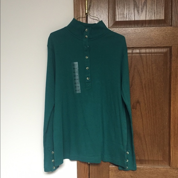 Northcrest, comfort fit long sleeve shirt.