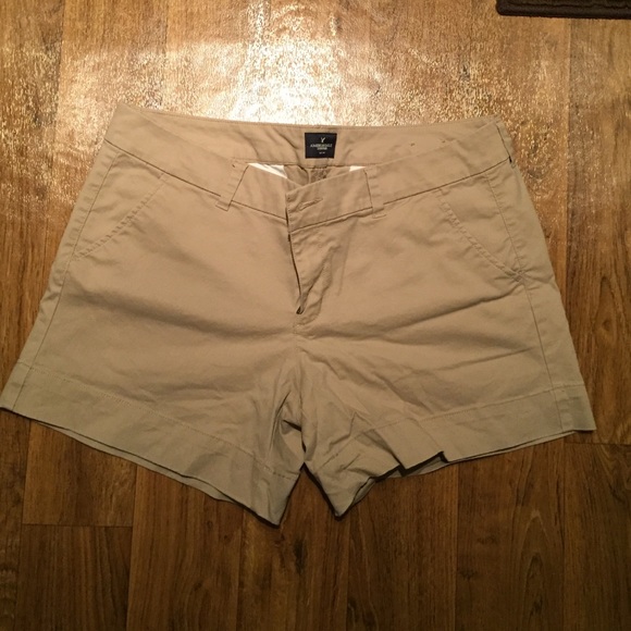 American Eagle Outfitters Pants - MAKE ME AN OFFER! American Eagle midi shorts.