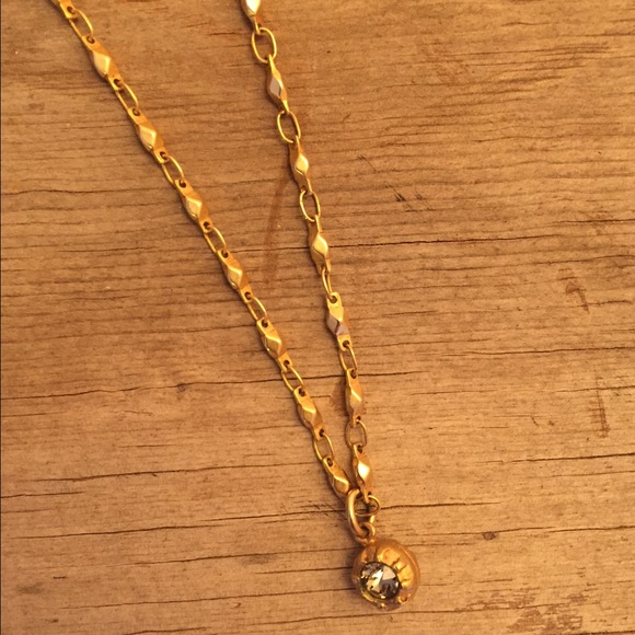 La Vie simple stud necklace