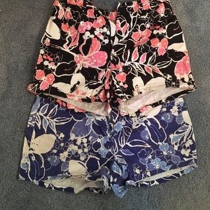Two Hawaiian short. In very good conditions