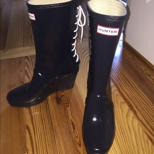 Hunter wedge rain boots